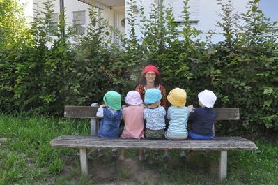 Tagesmutter Eva Hahn mit Ihrer Kindergruppe